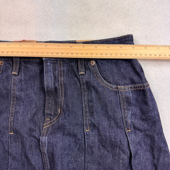 Levi's pleated denim skirt - Picture 4 of 7